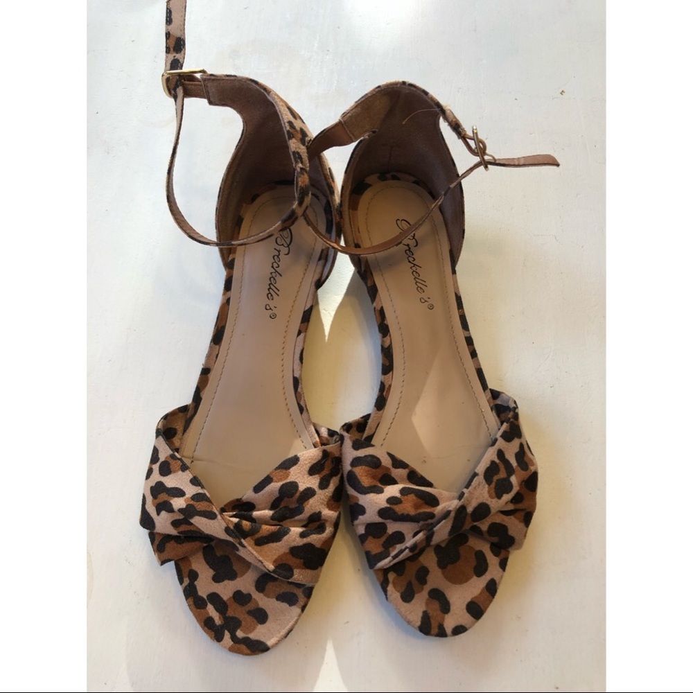 Women’s Leopard Print pinup small heel.